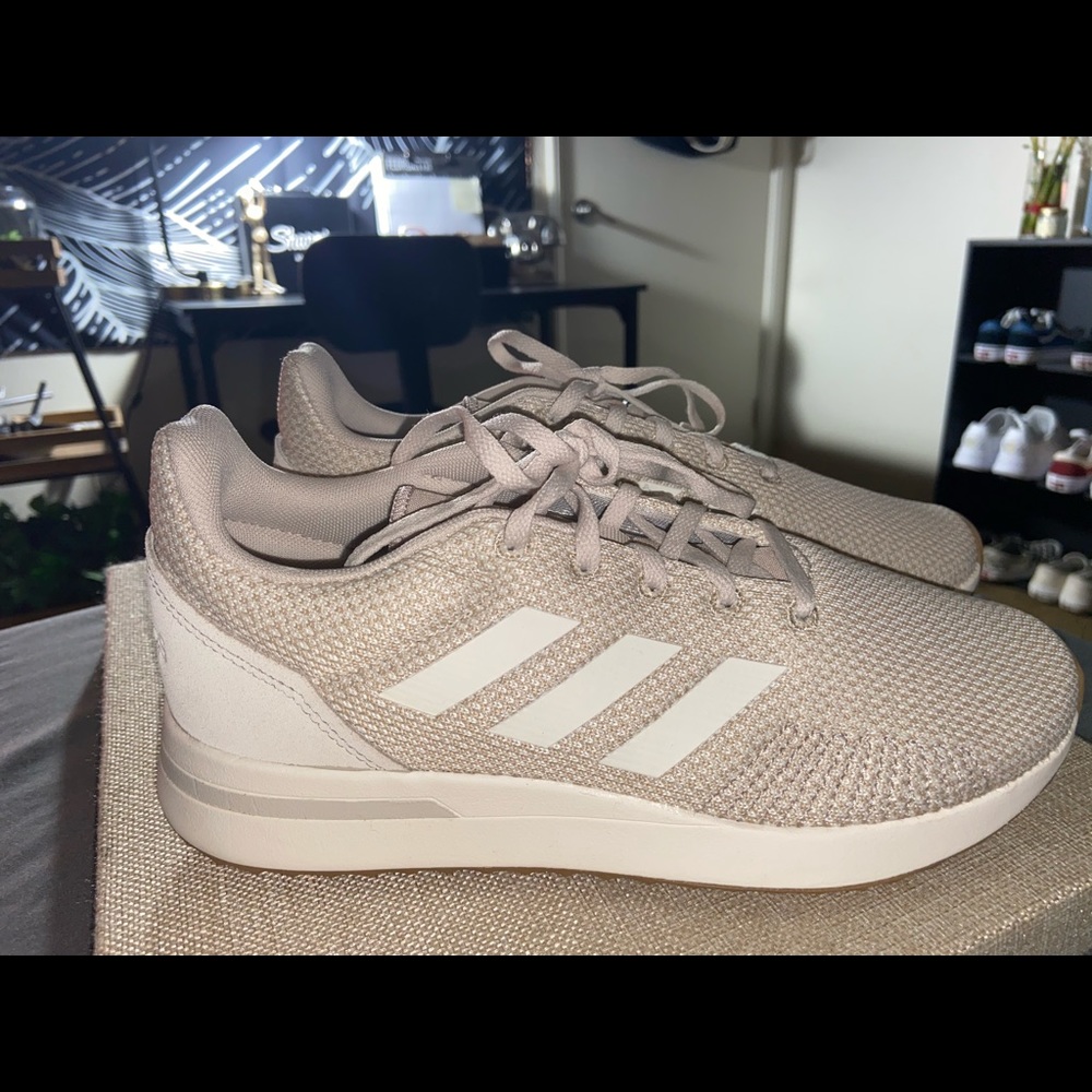 ADIDAS RUN 70s shoes (NEW)